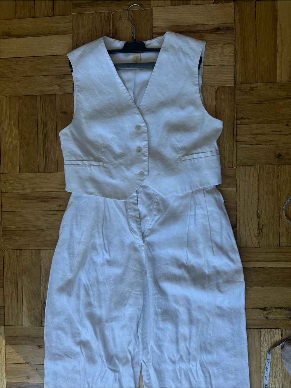 Linen Suit - Tailored Wide-Leg H&M Women's Pants and Vest in White - Picture 2 of 12